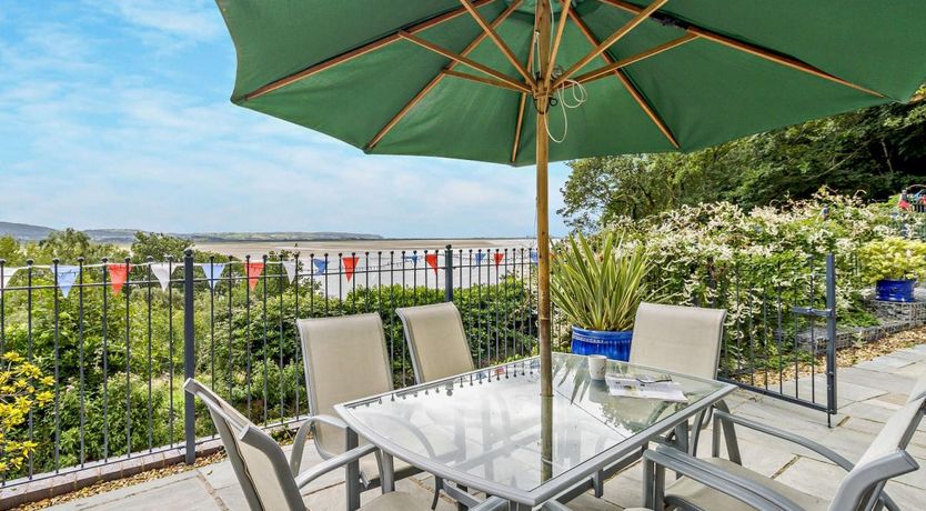 Photo of 4 Bed in Aberdovey