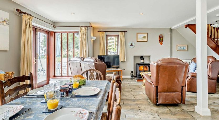 Photo of 4 Bed in Aberdovey