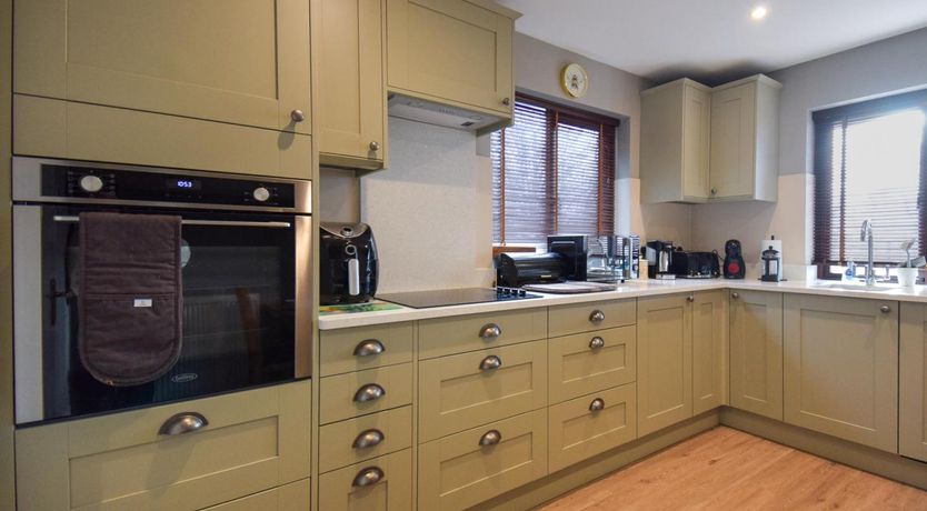Photo of 4 Bed in Aberdyfi