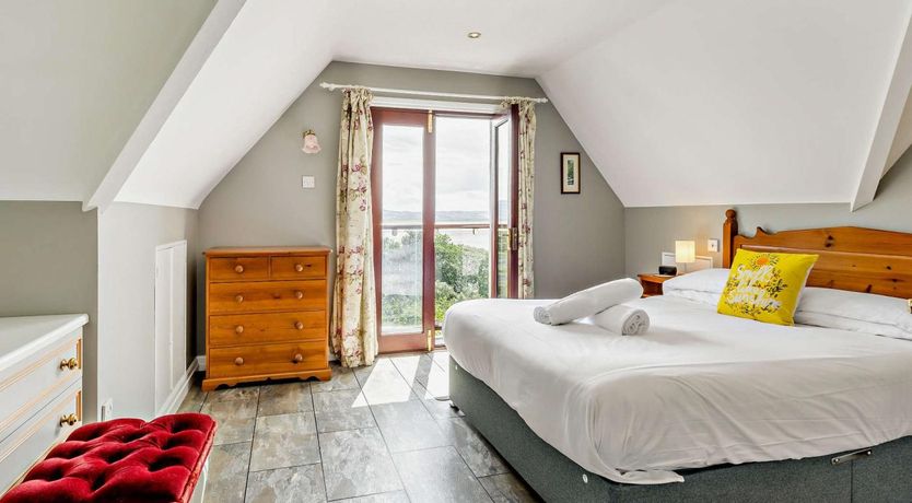 Photo of 4 Bed in Aberdyfi