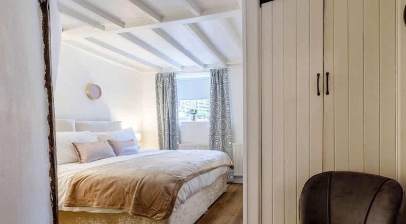 Photo of 3 Bed in Bradiford