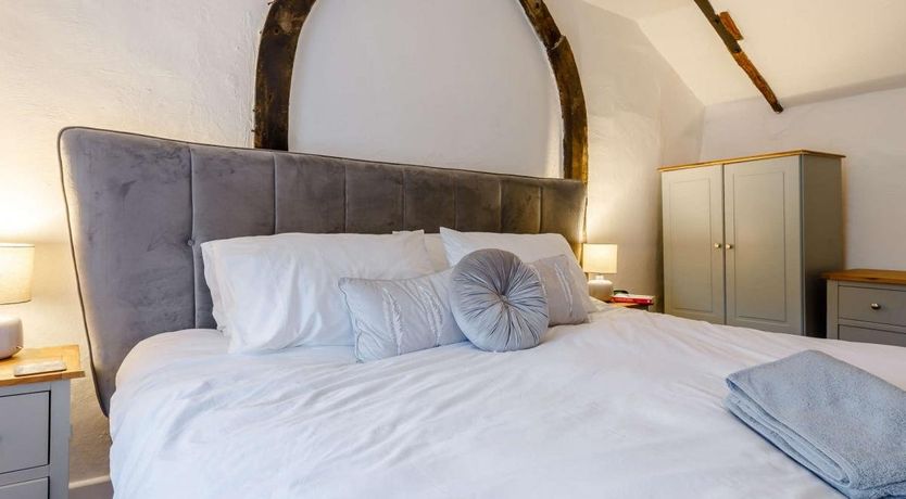 Photo of 3 Bed in Bradiford