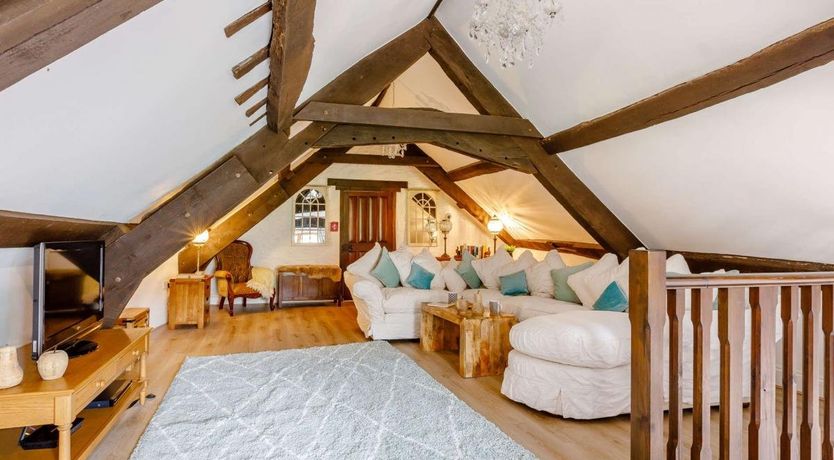 Photo of 1 Bed in Roadwater