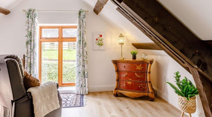 Photo of 1 Bed in Roadwater