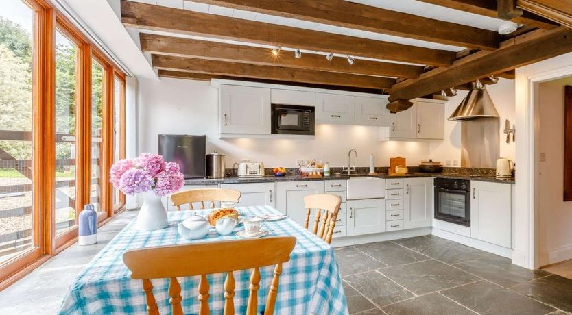 Photo of 1 Bed in Roadwater