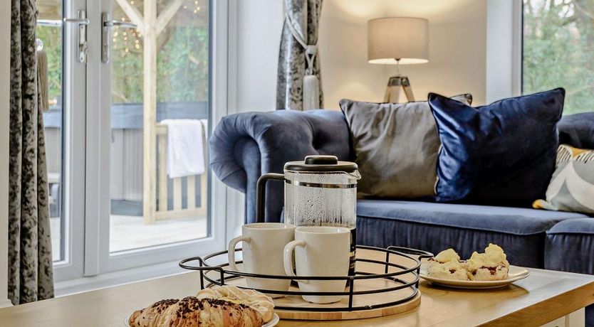 Photo of 5 Bed in Rhosbodrual