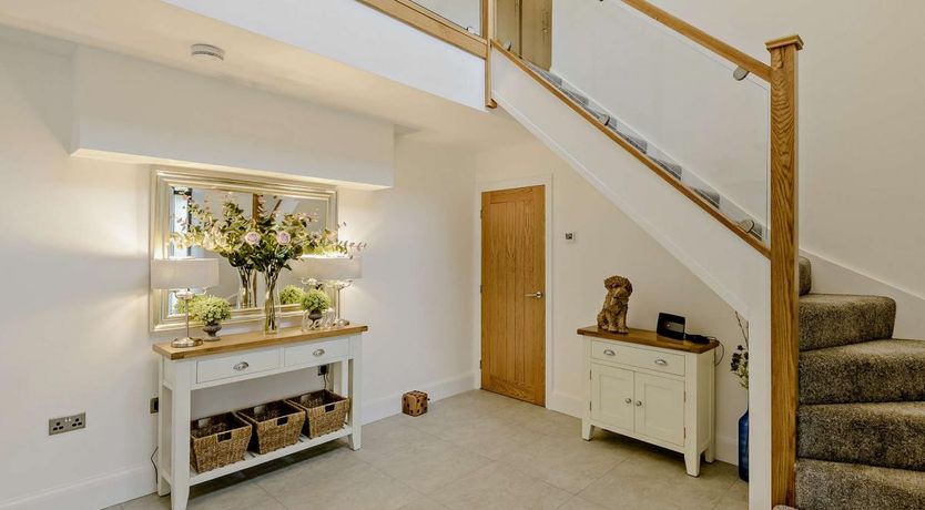 Photo of 5 Bed in Rhosbodrual