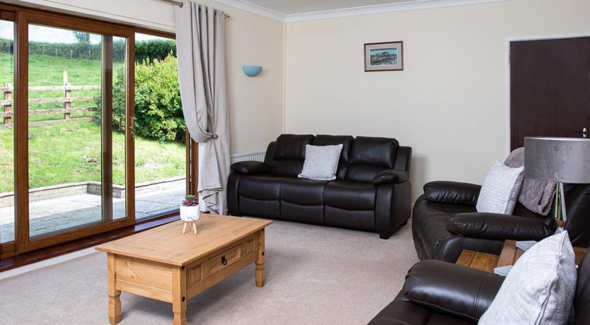 Photo of 3 Bed in Llandeilo'R Fan