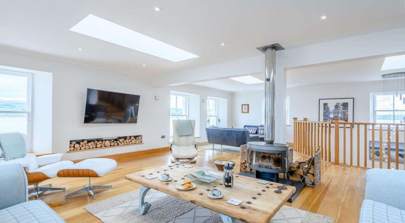 Photo of 4 Bed in Ardentinny