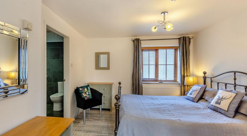 Photo of 2 Bed in Wold Newton