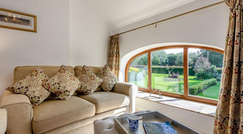 Photo of 2 Bed in Wold Newton