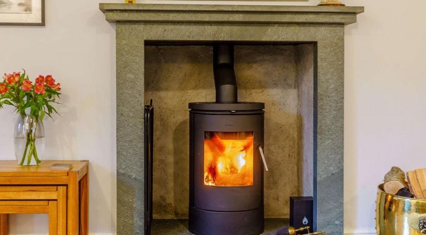 Photo of 3 Bed in Spark Bridge