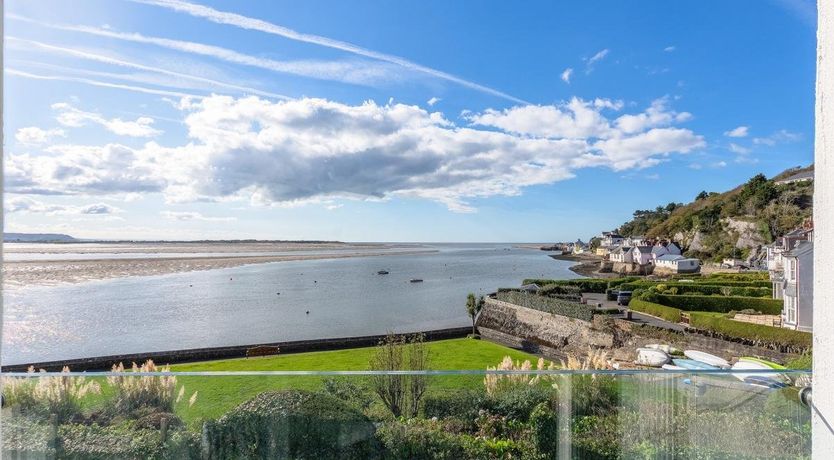 Photo of in Aberdovey (DY037)