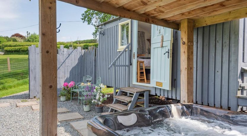 Photo of 1 Bed in Kingsthorne