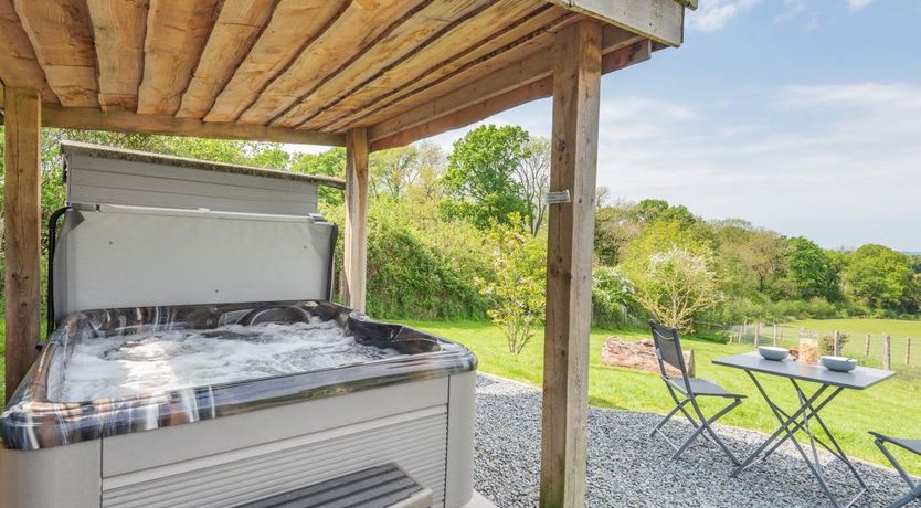 Photo of 1 Bed in Kingsthorne