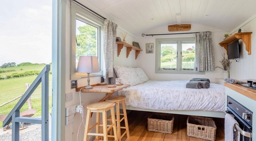 Photo of 1 Bed in Kingsthorne