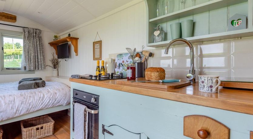 Photo of 1 Bed in Kingsthorne