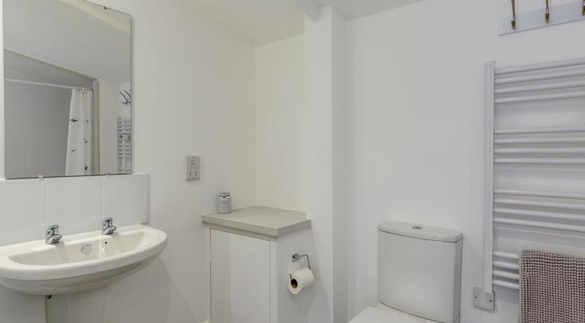 Photo of 1 Bed in Weymouth