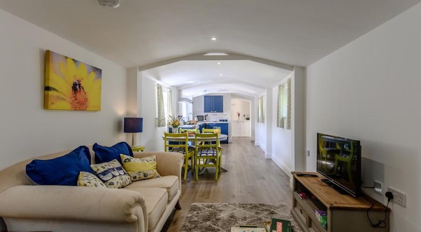 Photo of 1 Bed in Weymouth