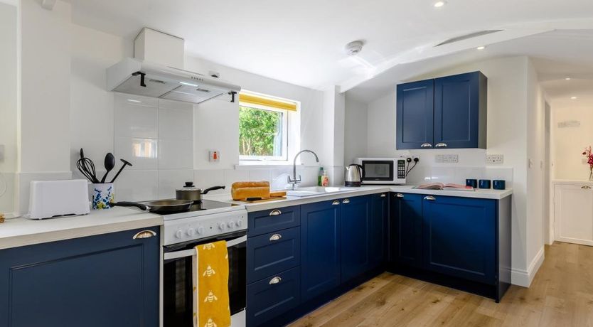 Photo of 1 Bed in Weymouth