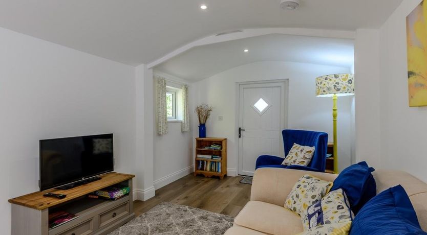 Photo of 1 Bed in Weymouth