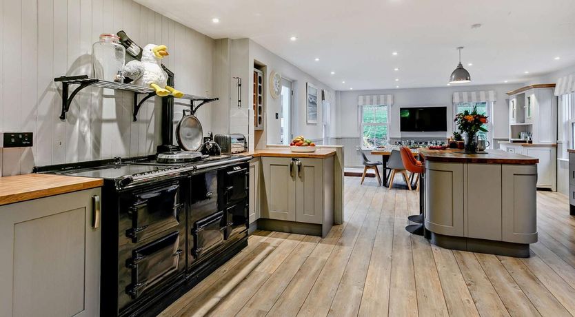 Photo of 4 Bed in Truro