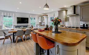 Photo of 4 Bed in Truro
