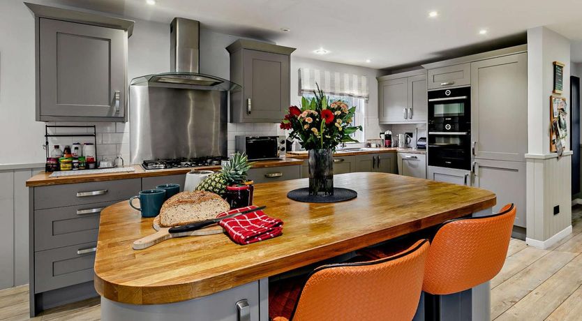 Photo of 4 Bed in Truro