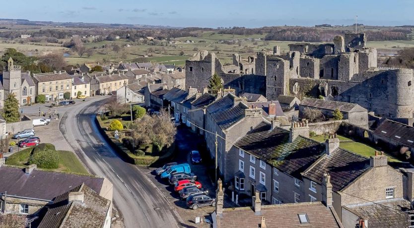Photo of 7 Bed in Middleham