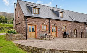 Photo of 2 Bed in Crickhowell