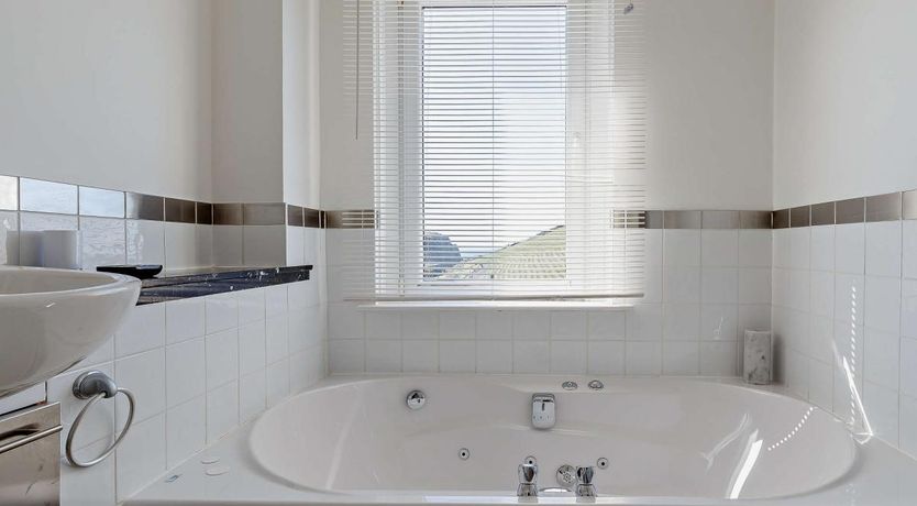 Photo of 3 Bed in Ilfracombe