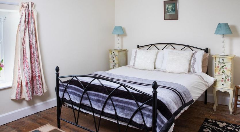 Photo of 3 Bed in Llansantffraed