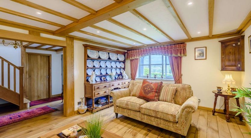 Photo of 6 Bed in Fron Goch