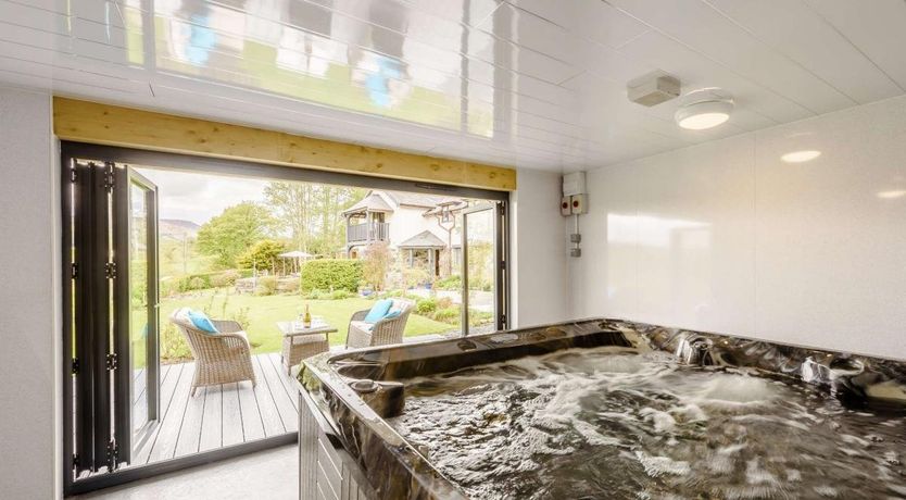 Photo of 6 Bed in Fron Goch