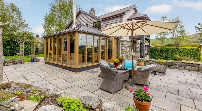 Photo of 6 Bed in Fron Goch