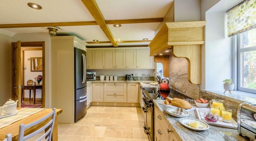 Photo of 6 Bed in Fron Goch