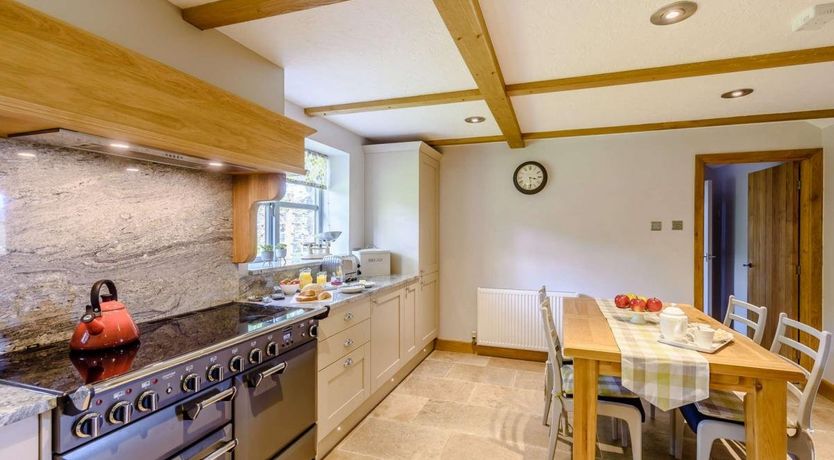 Photo of 6 Bed in Fron Goch