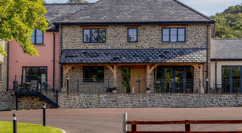 Photo of 2 Bed in Usk-