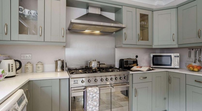 Photo of 6 Bed in Saundersfoot