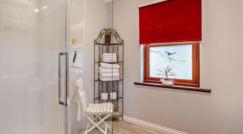 Photo of 2 Bed in Melrose