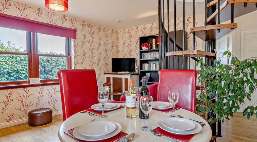 Photo of 2 Bed in Melrose