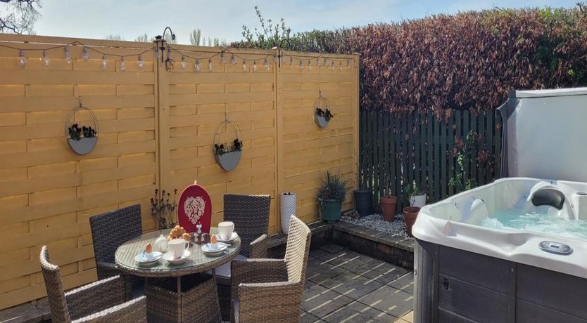 Photo of in Longnewton (78774)