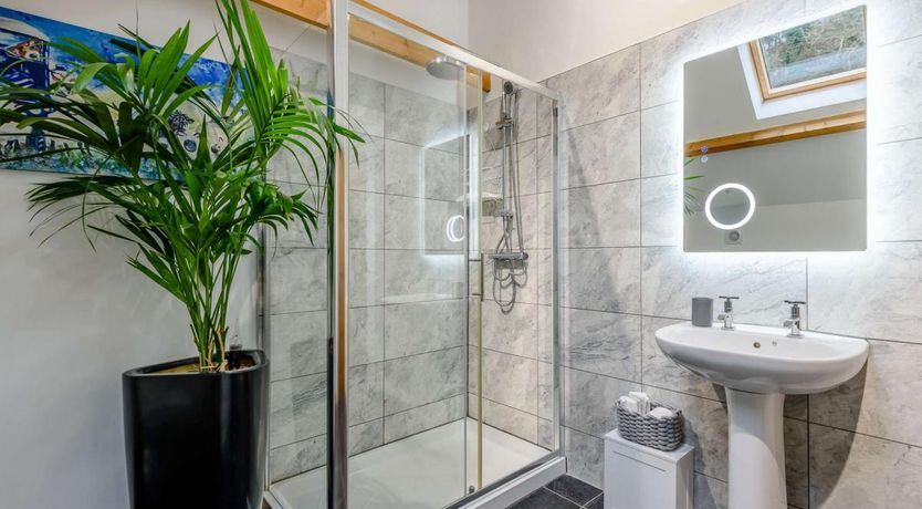 Photo of 3 Bed in Combe Martin