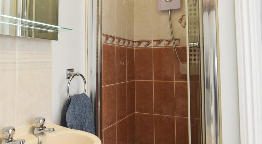 Photo of 2 Bed in Llanfihangel-nant-Bran