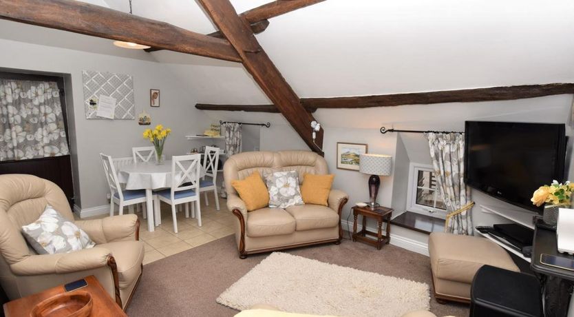 Photo of 2 Bed in Llanfihangel-nant-Bran