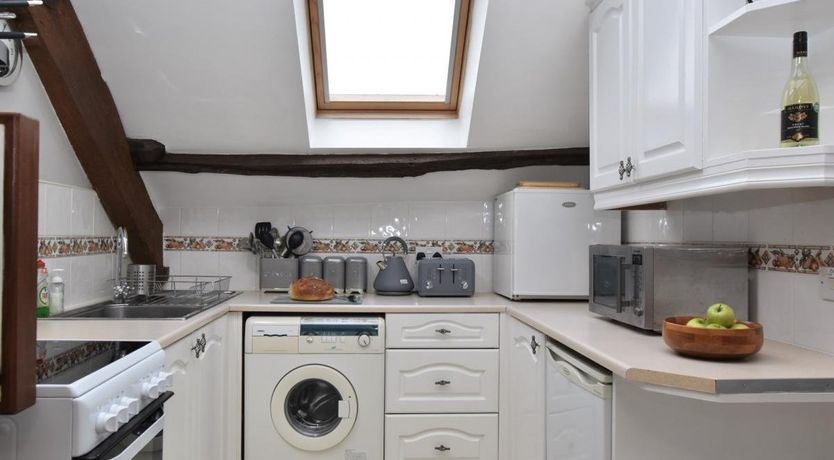 Photo of 2 Bed in Llanfihangel-nant-Bran