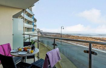 2 Bed in Westward Ho Apartment