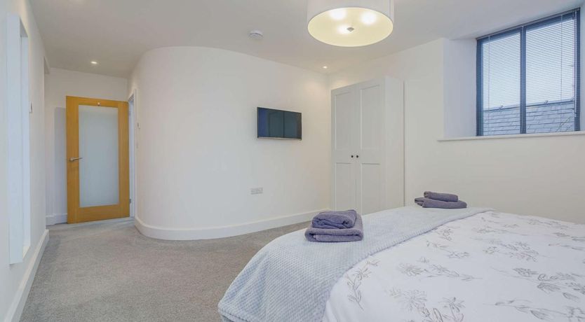 Photo of 4 Bed in Dyffryn Ardudwy