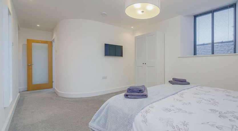 Photo of 4 Bed in Dyffryn Ardudwy