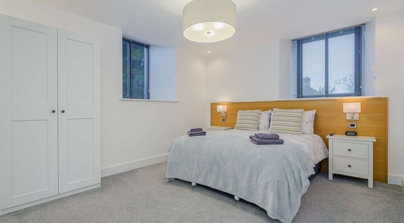 Photo of 4 Bed in Dyffryn Ardudwy